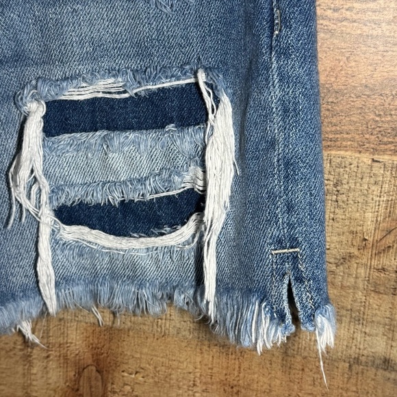 KanCan Ella High Rise Patched & Fray Hem Mom Shorts Size 27 - Picture 7 of 15
